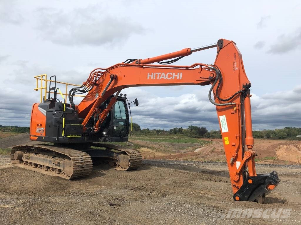 Hitachi ZX225USLC-7 Kāpurķēžu ekskavatori