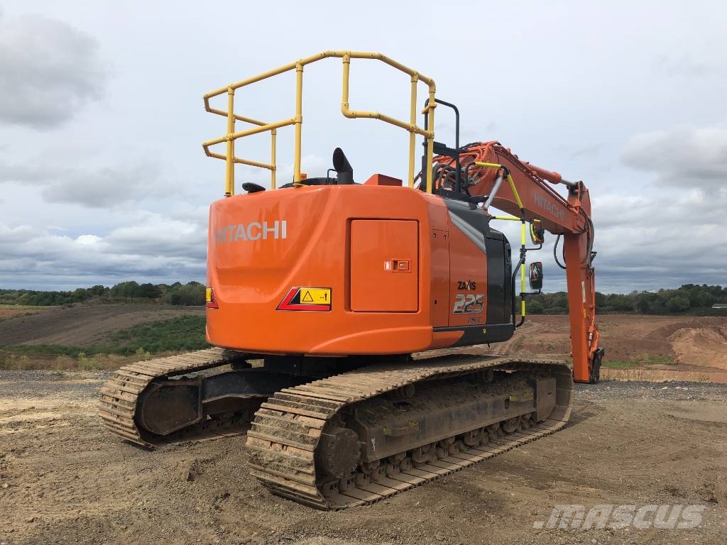 Hitachi ZX225USLC-7 Kāpurķēžu ekskavatori