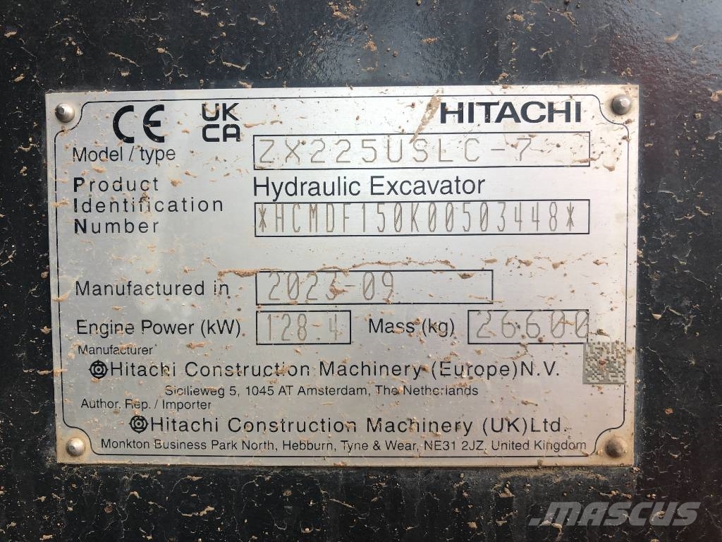 Hitachi ZX225USLC-7 Kāpurķēžu ekskavatori