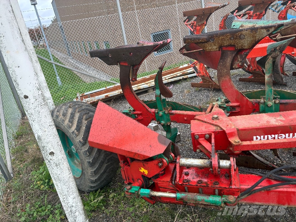 Kverneland PB-100- 7 fure Wendepflüge