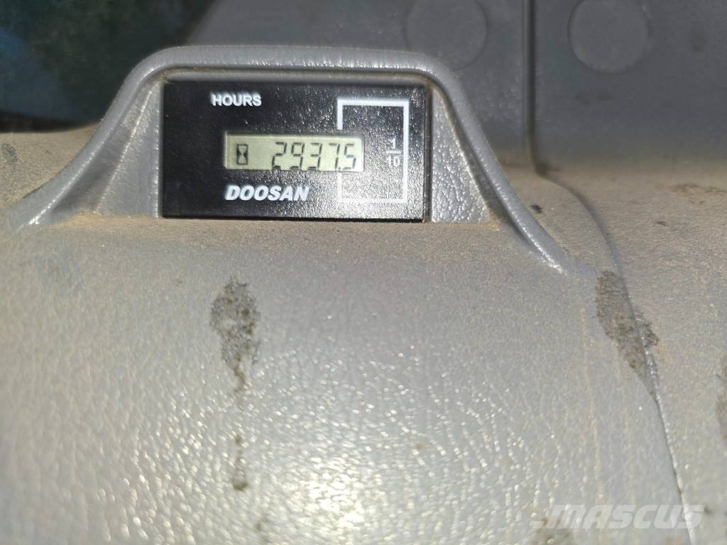 Doosan DX800LC-7 Bandgrävare