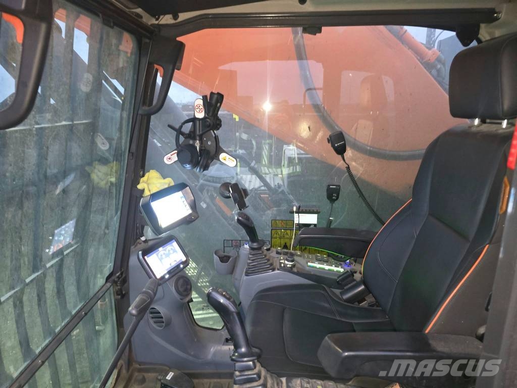 Doosan DX800LC-7 Bandgrävare