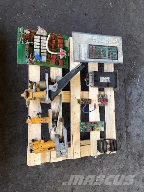Liebherr SERIR B USED PARTS CAB Førerhus og Interiør