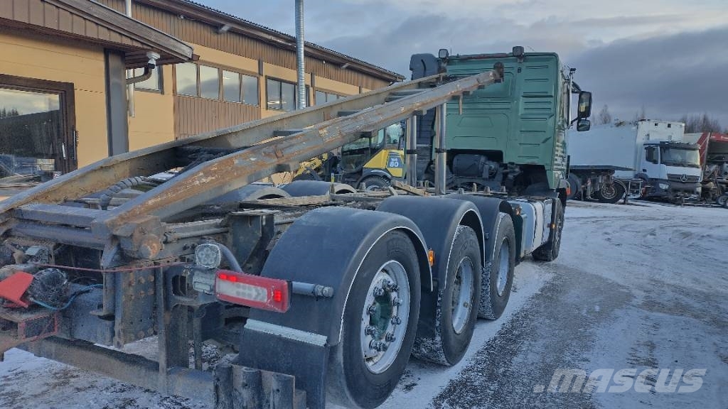 Volvo FH16 8x4 kippaavat konttilaitteet Bañeras basculantes usadas