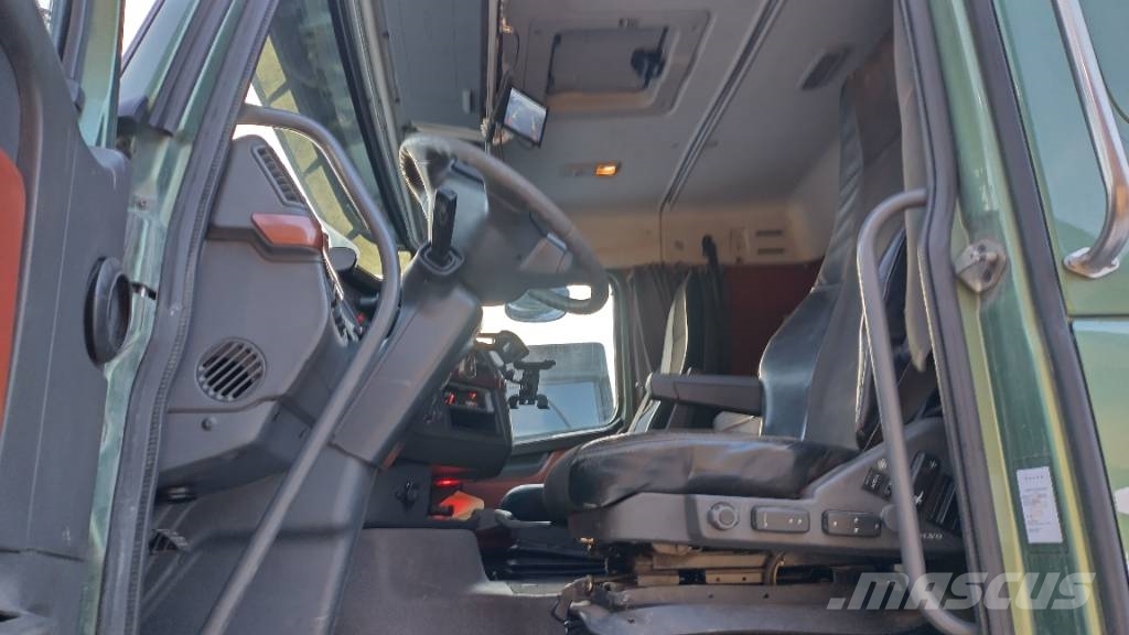 Volvo FH16 8x4 kippaavat konttilaitteet Bañeras basculantes usadas