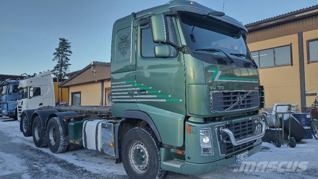Volvo FH16 8x4 kippaavat konttilaitteet Bañeras basculantes usadas