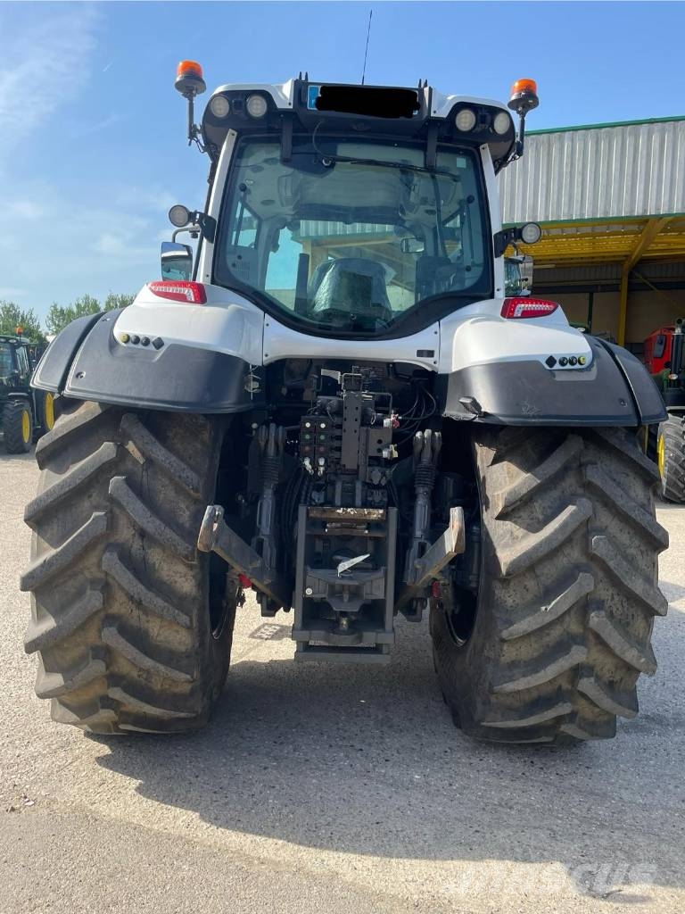 Valtra T 255 Active Traktorji