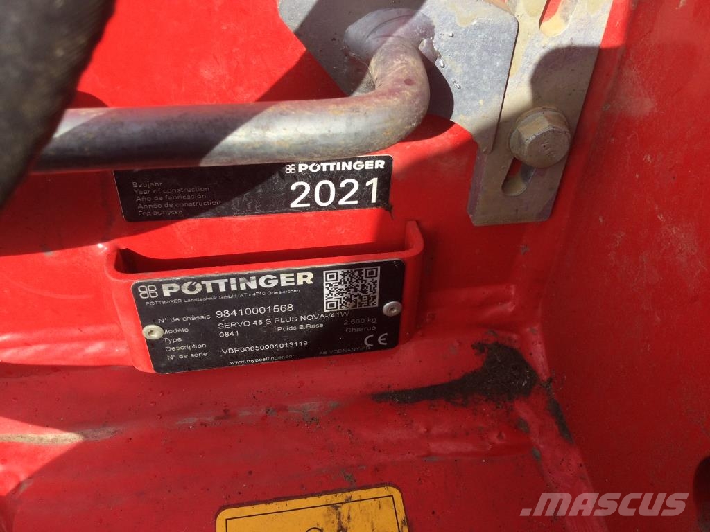 Pöttinger Servo 45+nova 傳統犁