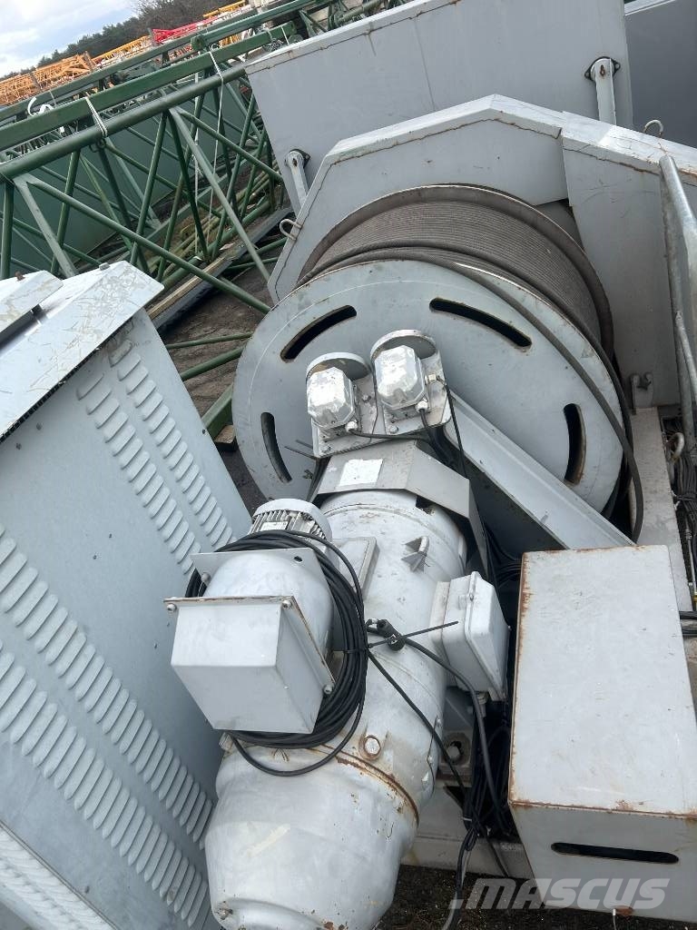 Potain MR295 塔式起重機