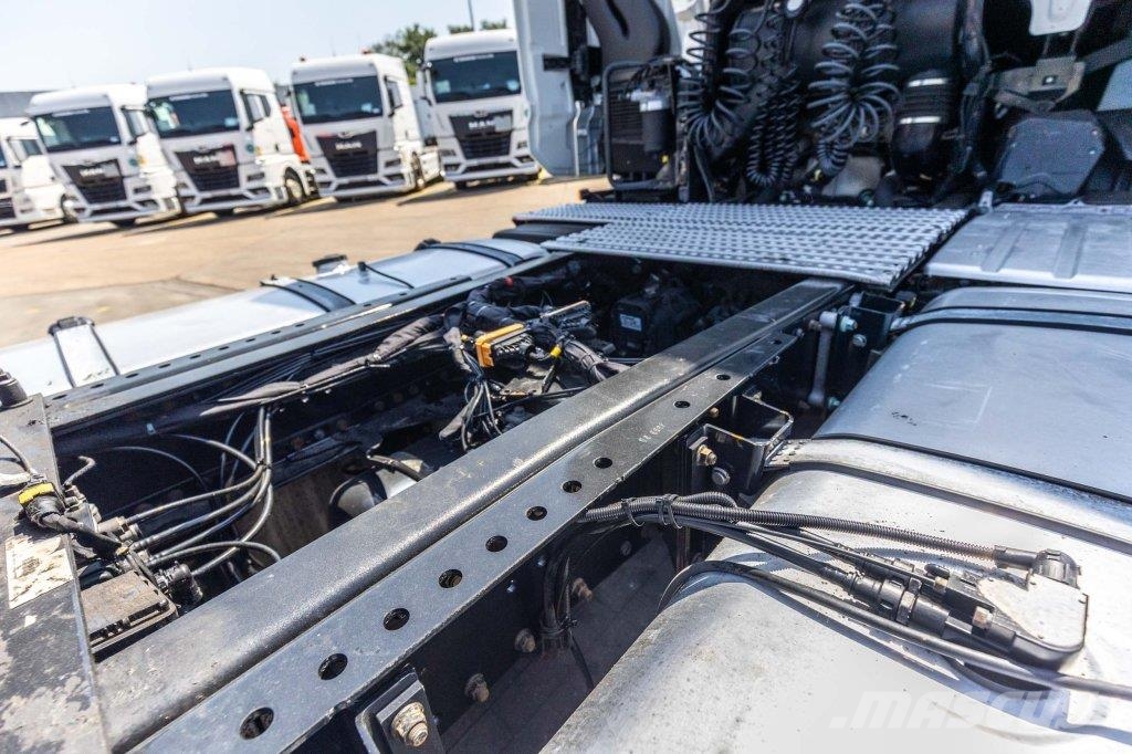 MAN TGX 18.510 BLS - INTARDER Vetopöytäautot