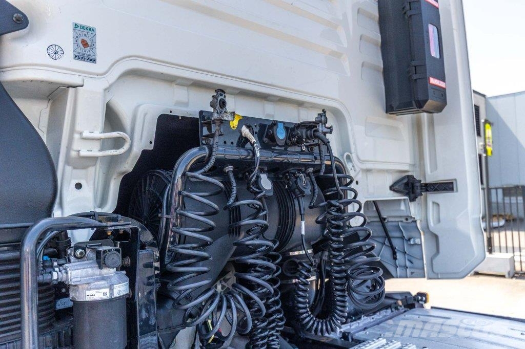 MAN TGX 18.510 BLS - INTARDER Vetopöytäautot