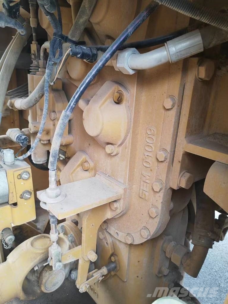SEM 655D Колесни товарачи