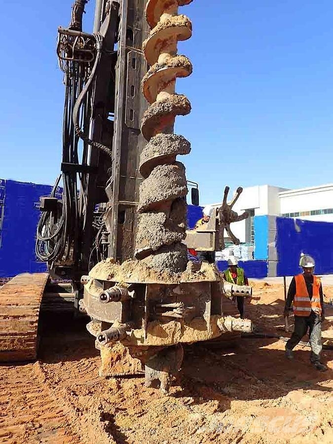 Casagrande B200XP-2 معدات الثقب السطحي
