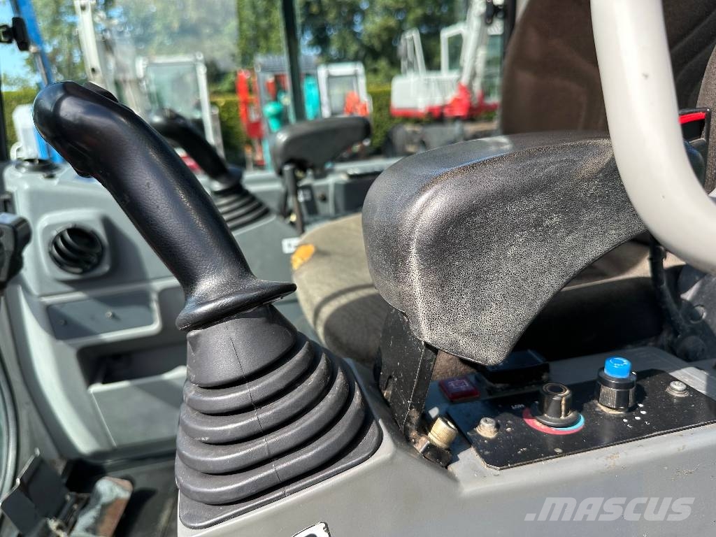 Takeuchi TB 250 Miniescavatori