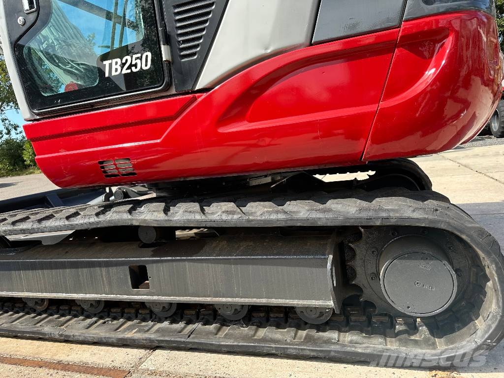 Takeuchi TB 250 Miniescavatori