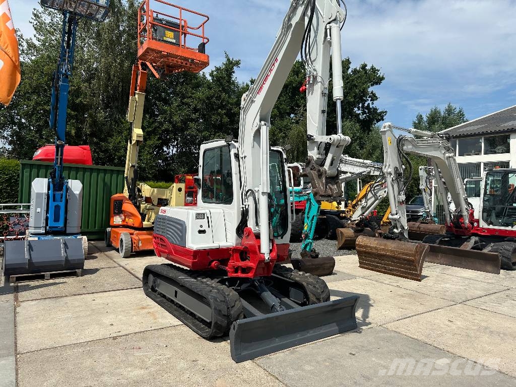 Takeuchi TB 250 Miniescavatori