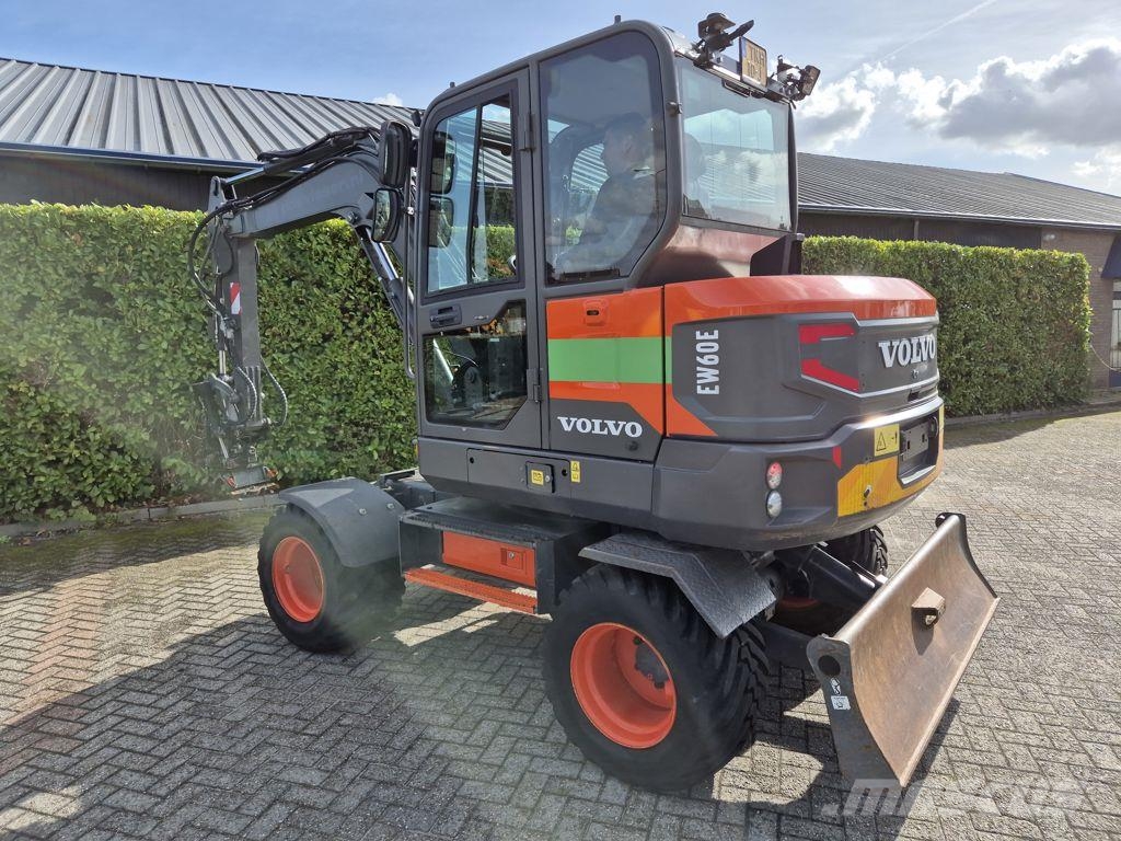 Volvo EW 60e met steelwrist Építőipar - Egyebek