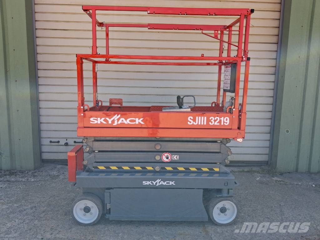 SkyJack SJ III 3219 Ножични работни платформи