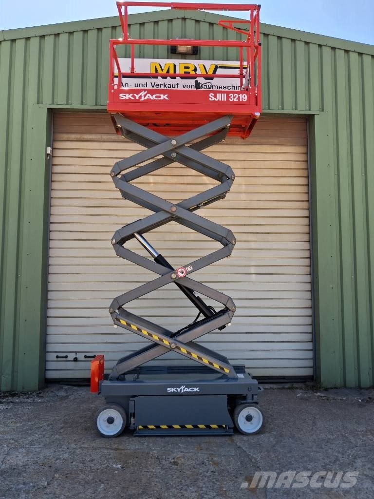 SkyJack SJ III 3219 Ножични работни платформи