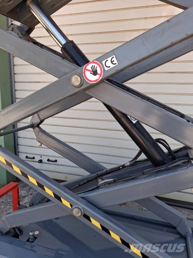 SkyJack SJ III 3219 Ножични работни платформи