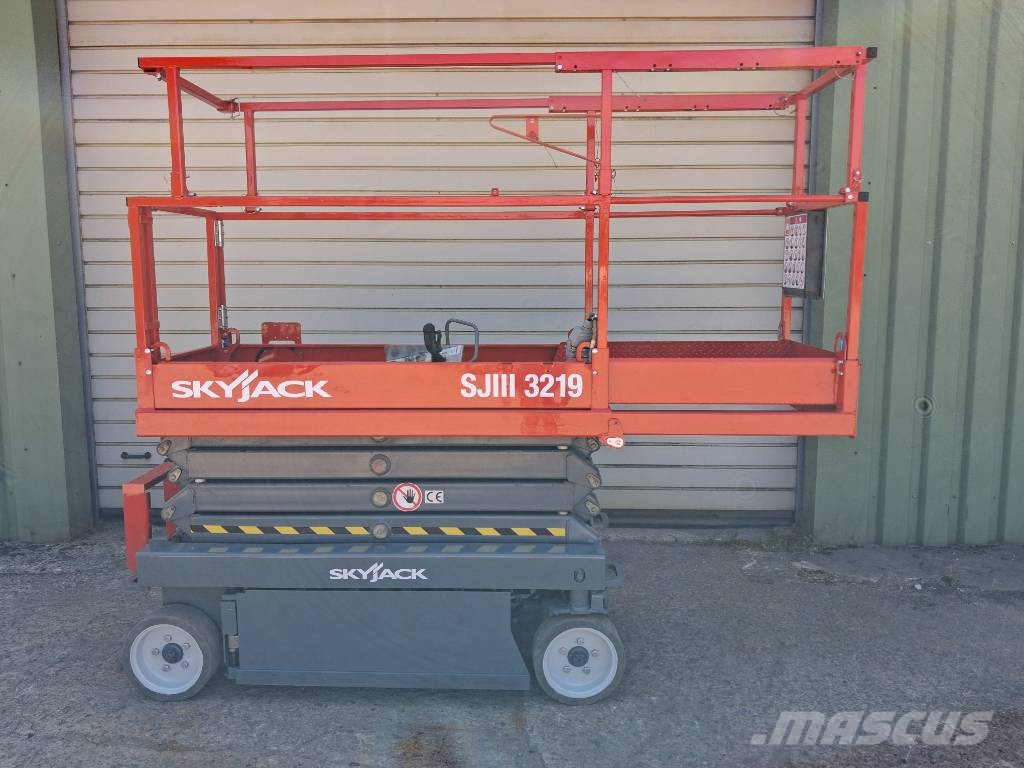 SkyJack SJ III 3219 Ножични работни платформи