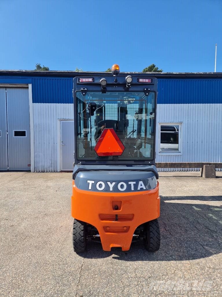 Toyota 8 FBMT 30 Elektrikli forkliftler