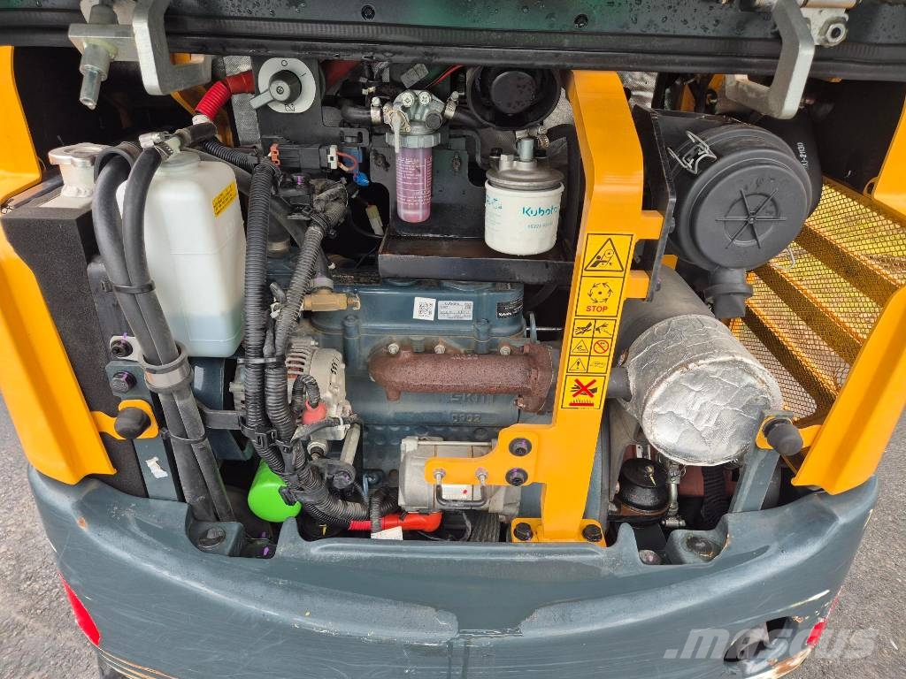 Hyundai R 18-9AK حفارات صغيرة أقل من 7 طن (حفارات صغيرة)
