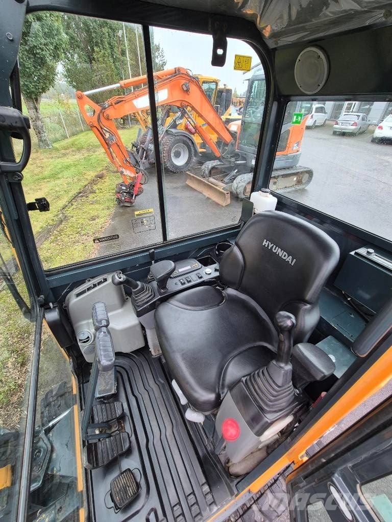 Hyundai R 18-9AK حفارات صغيرة أقل من 7 طن (حفارات صغيرة)