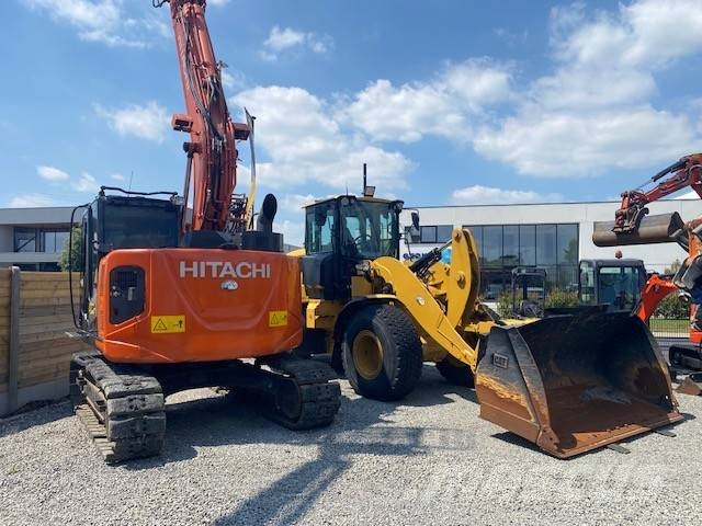 Hitachi ZX 135 US-6 Koparki gąsienicowe