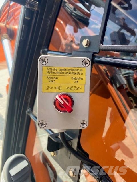 Hitachi ZX 135 US-6 Koparki gąsienicowe