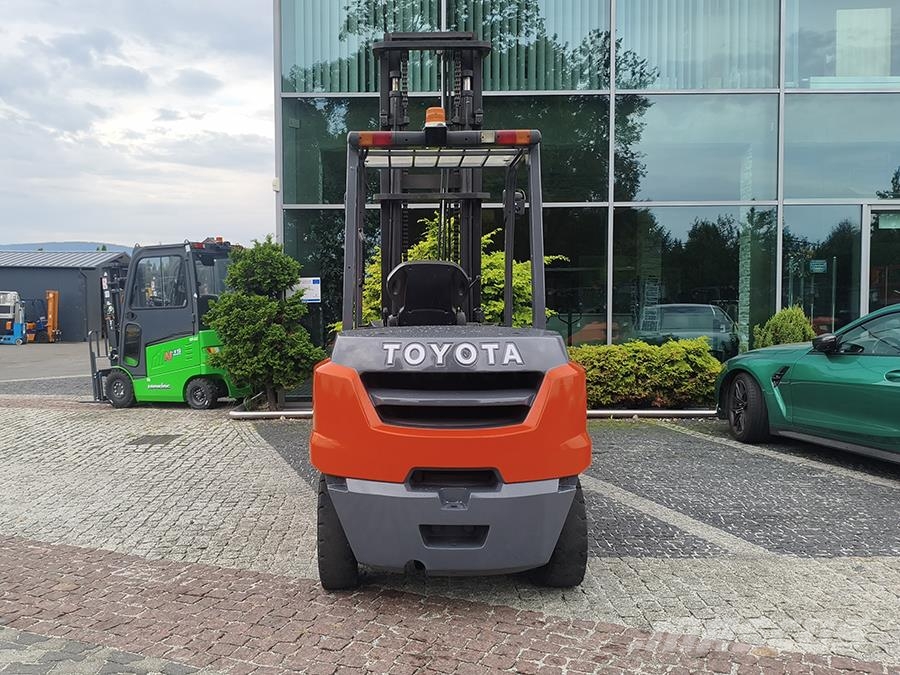 Toyota 40-8FD45N شاحنات الديزل