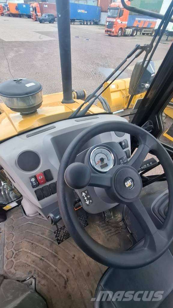 CAT 424 Rovokopači