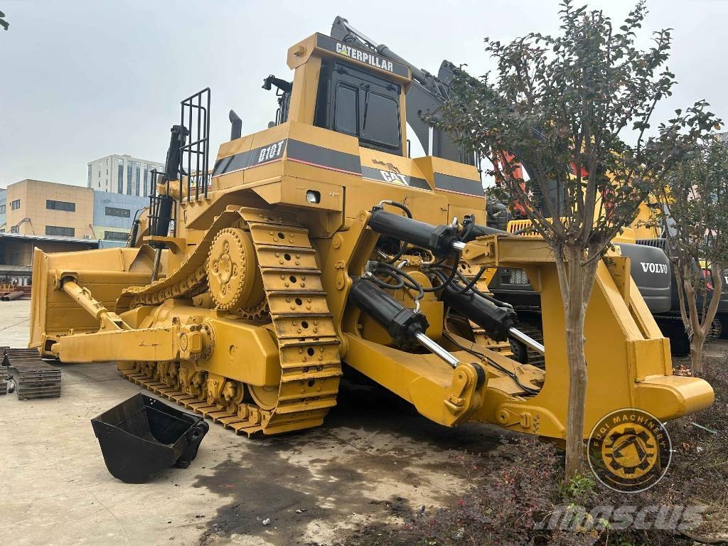 CAT D10T Buldooserid