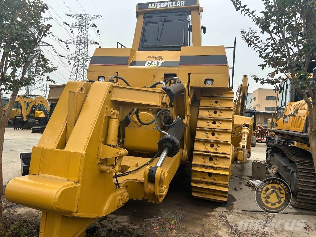 CAT D10T Buldooserid