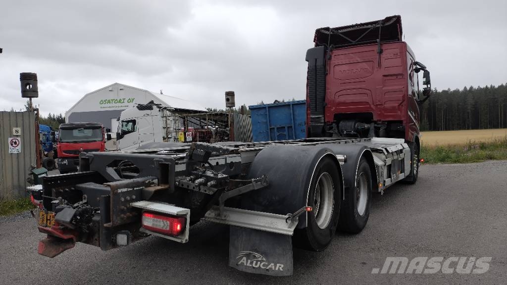 Volvo FH500 6x2 alusta Camiones con chasís y cabina
