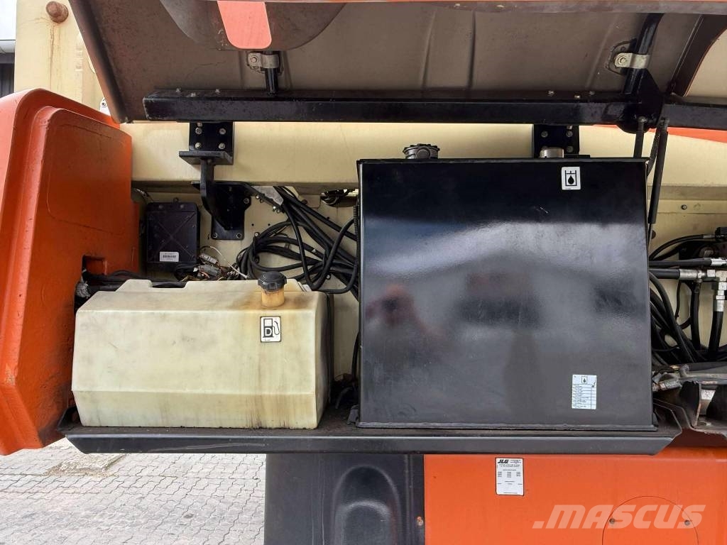 JLG 1350 SJP Telescopic boom lifts