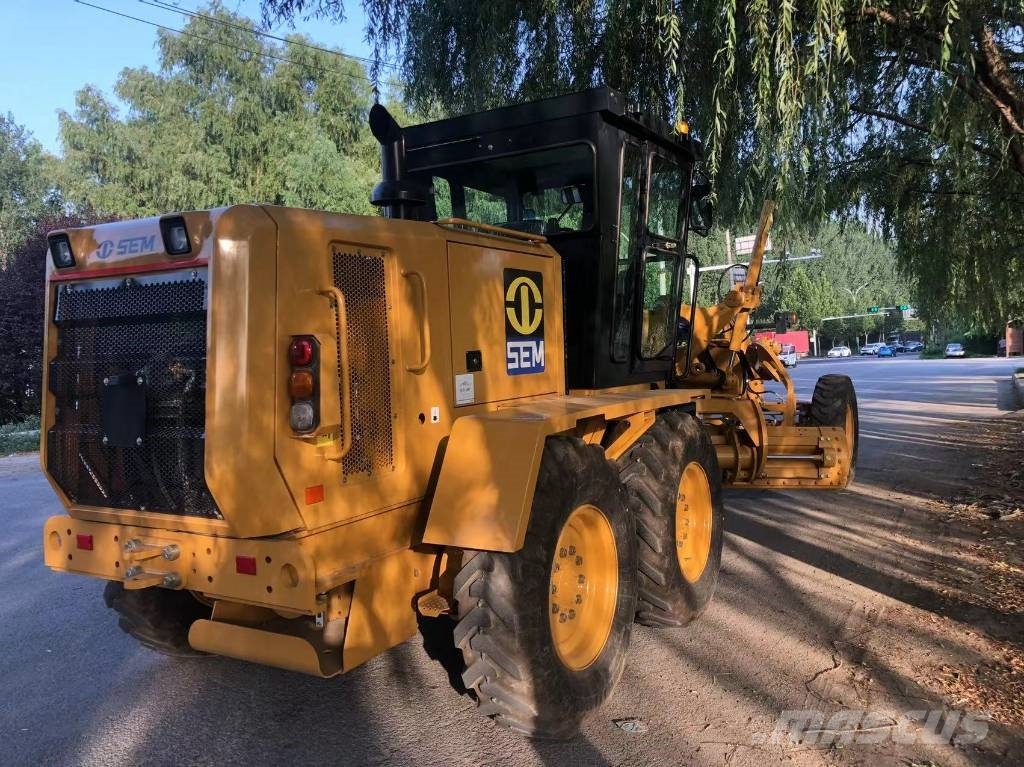 SEM 915 motor grader Graders
