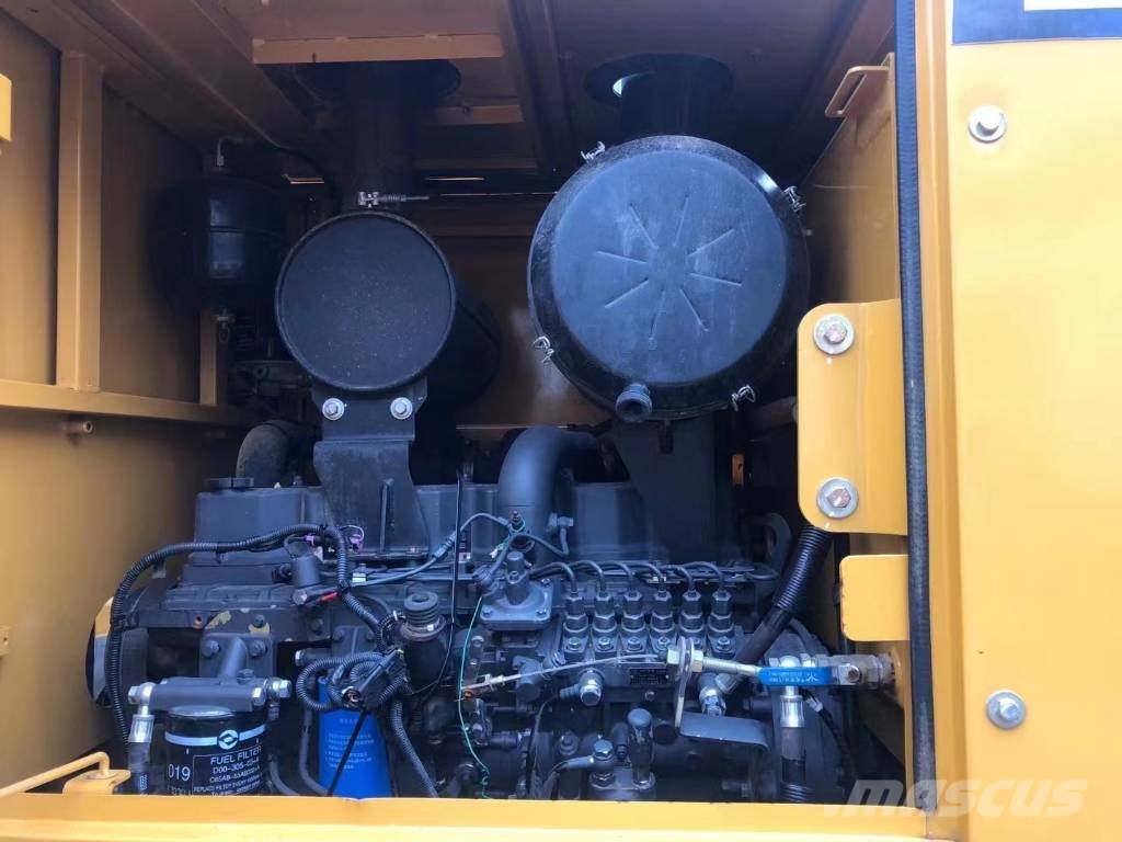 SEM 915 motor grader Graders