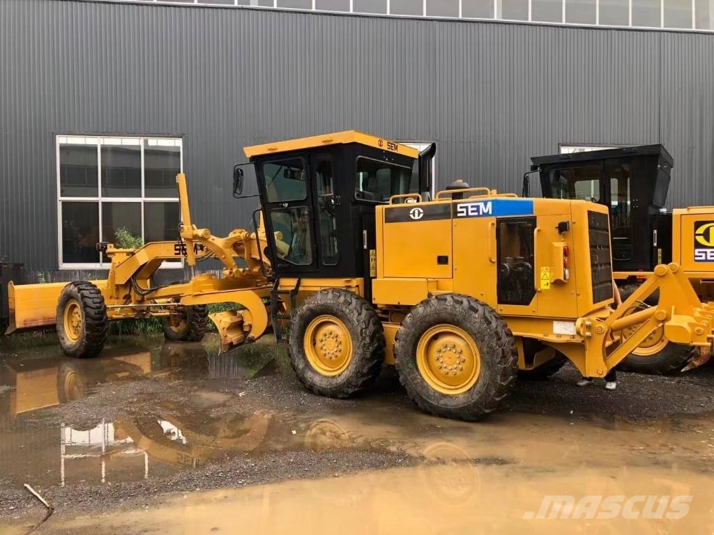 SEM 915 motor grader Graders