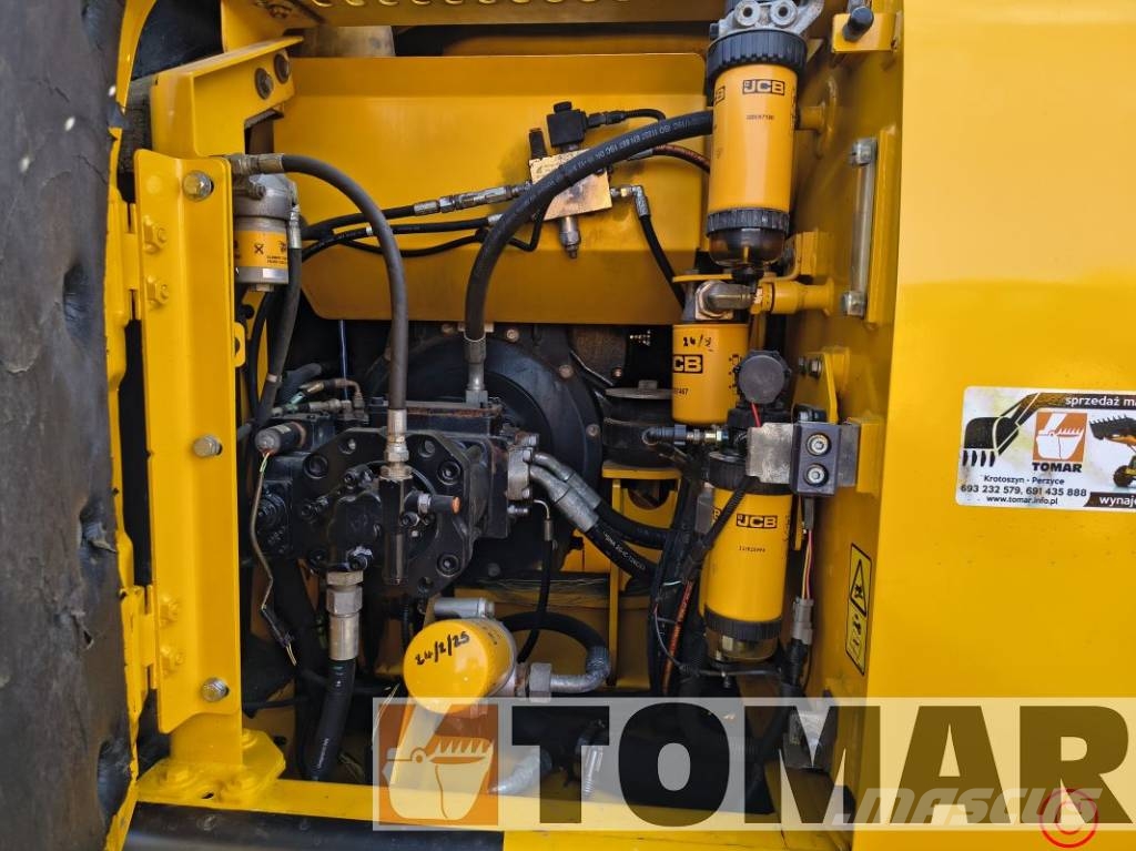 JCB JS 130 LC Roomikekskavaatorid