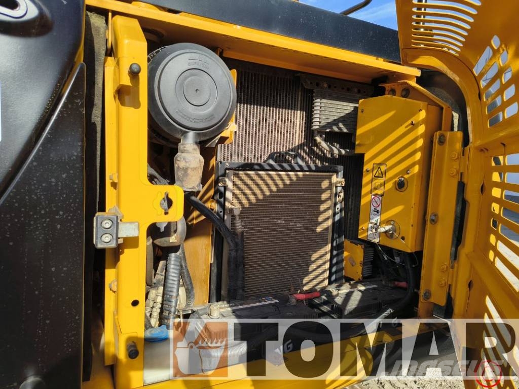 JCB JS 130 LC Roomikekskavaatorid