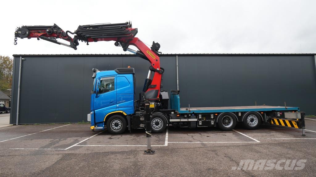 Volvo FH 540 8x2 flatbed truck with Palfinger PK 92002 c Tractores (camiões)