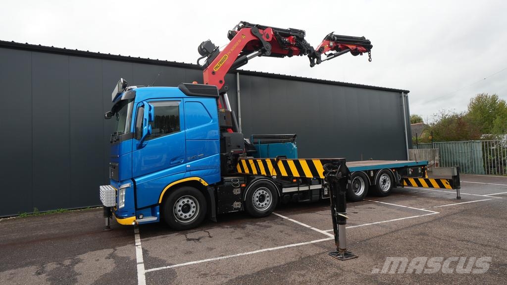 Volvo FH 540 8x2 flatbed truck with Palfinger PK 92002 c Vilcēji