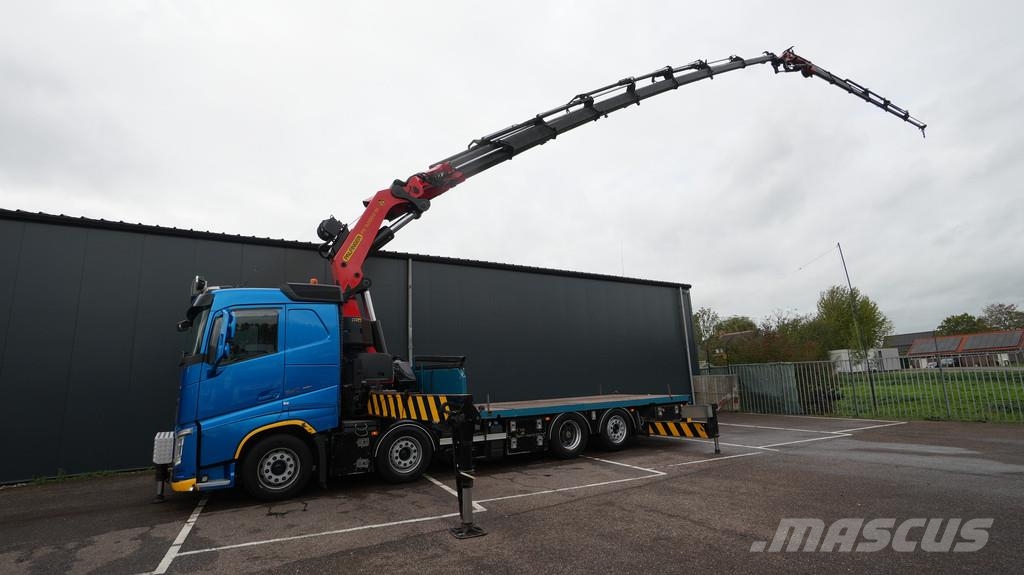 Volvo FH 540 8x2 flatbed truck with Palfinger PK 92002 c Vilcēji