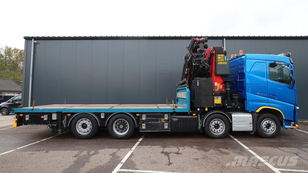 Volvo FH 540 8x2 flatbed truck with Palfinger PK 92002 c Vilcēji