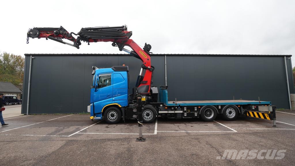 Volvo FH 540 8x2 flatbed truck with Palfinger PK 92002 c Tractores (camiões)