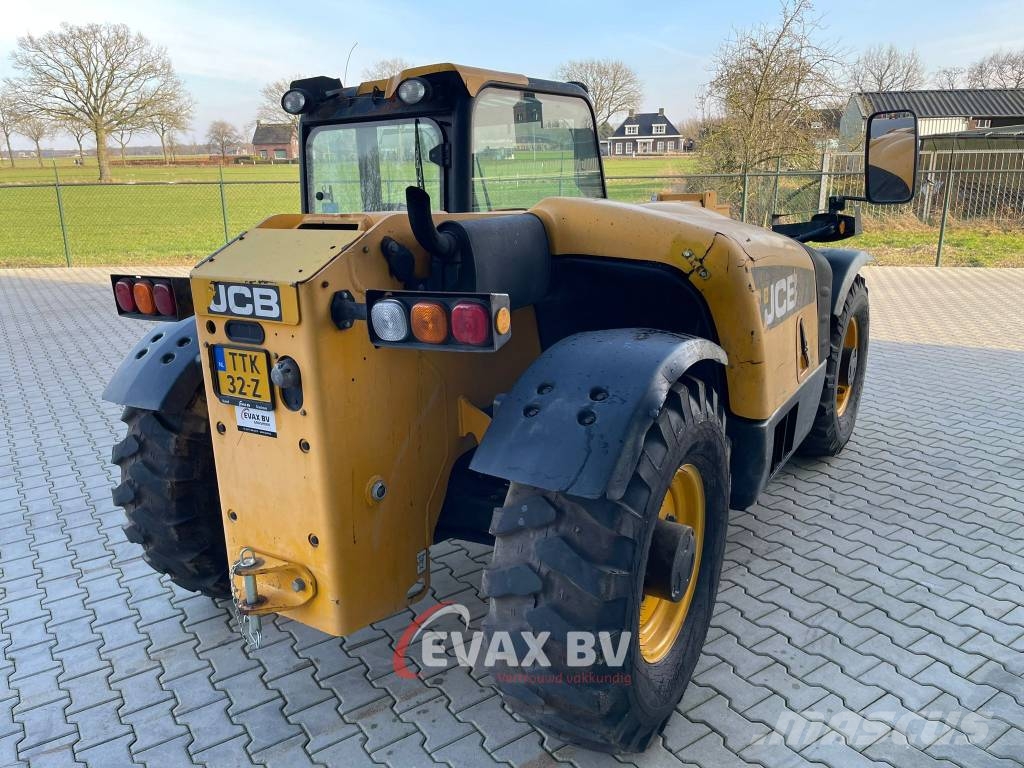 JCB 527-58 Agri Tarimsal teleskopik yükleyiciler