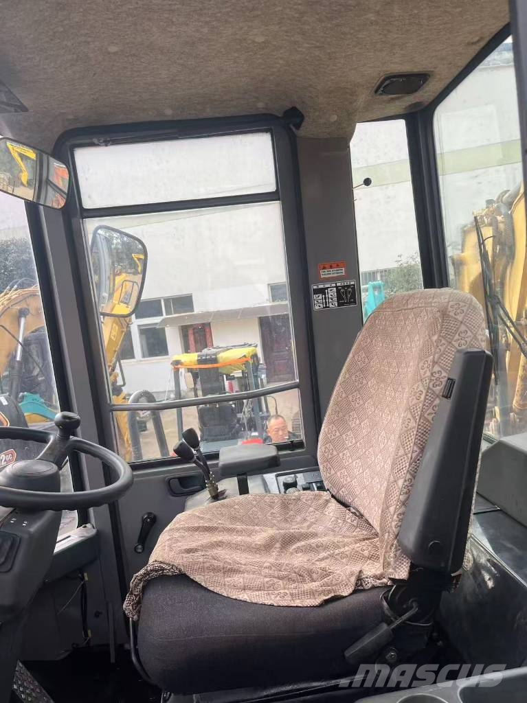 TCM L 27 لوادر بعجل