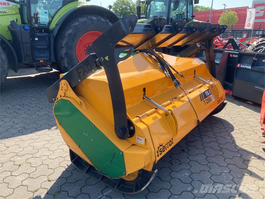 Sonstige Serrat FX-5 T-2500 Forstmulcher Other groundscare machines
