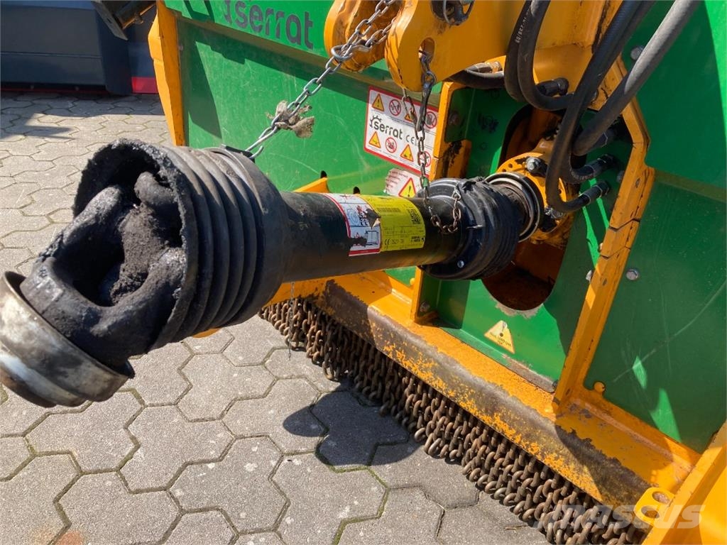 Sonstige Serrat FX-5 T-2500 Forstmulcher Other groundscare machines